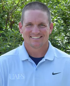 Daniel Hayden headshot
