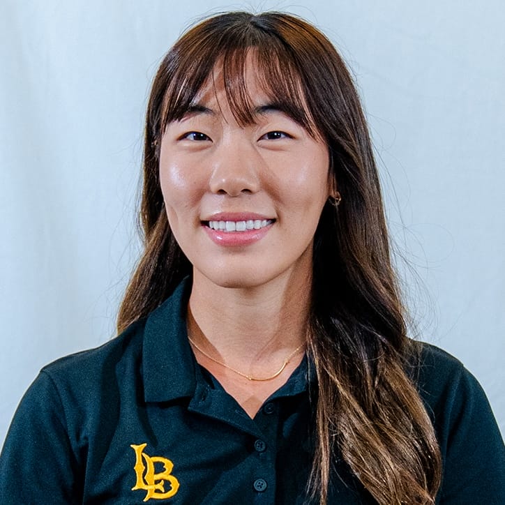 Angelina Kim headshot